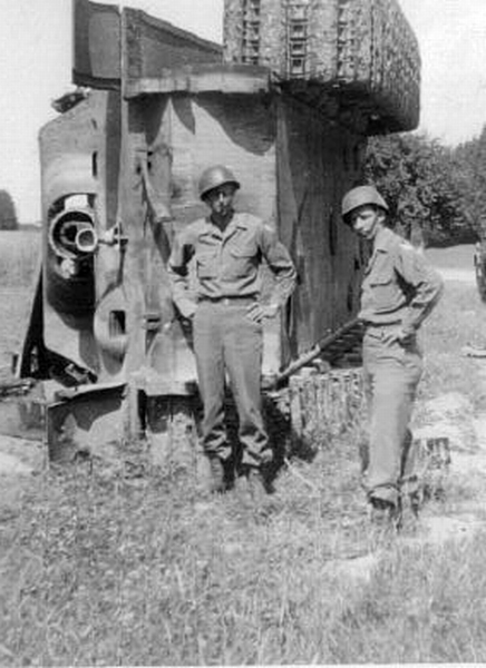 FB Unknown soliders and tank